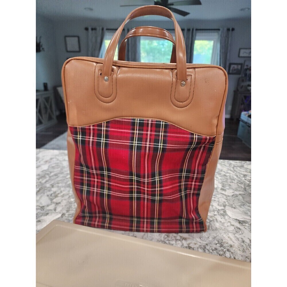 Vintage Thermos Picnic Set With Red Plaid Carry Case - 2 Thermos with Lunch Box - Picture 8 of 10